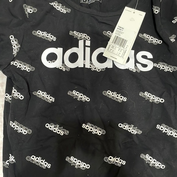 Adidas black tee - Picture 1 of 3